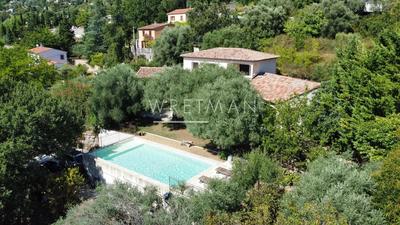 Villa - 225 m² - 6 pièces