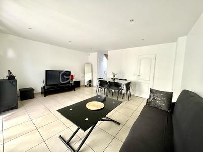 Maison traditionnelle - 90 m² - 5 pièces