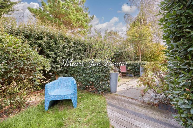 Maison - 300 m² - 6 pièces