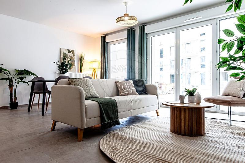 Appartement - 96 m² - 5 pièces