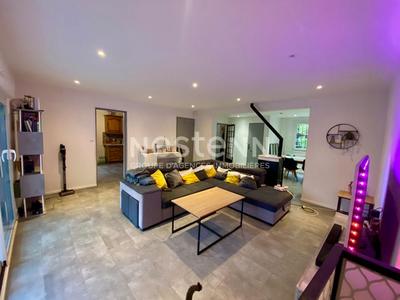 Maison - 148 m² - 6 pièces