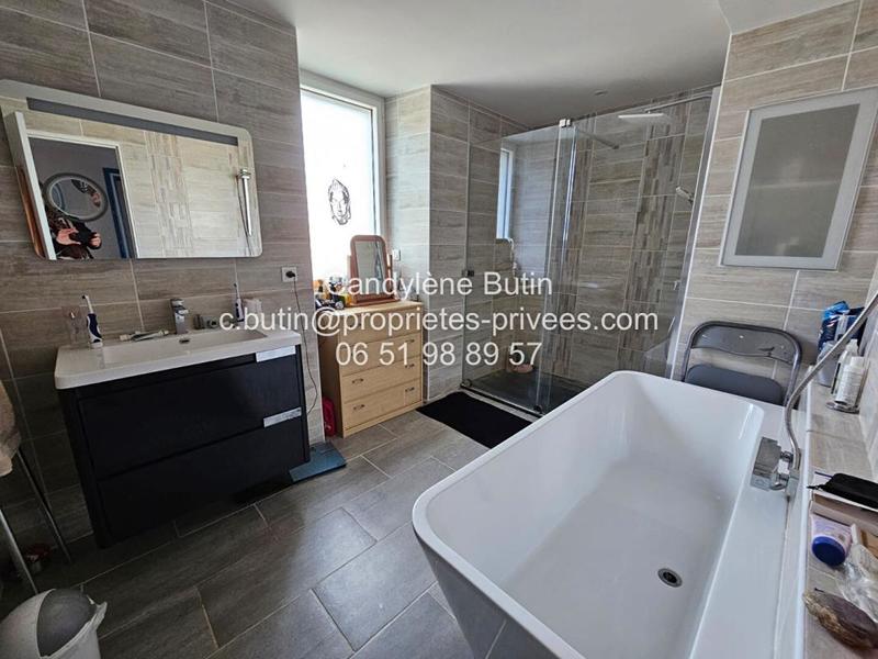 Maison - 177 m² - 7 pièces