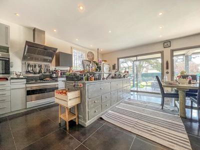 Villa - 180 m² - 6 pièces