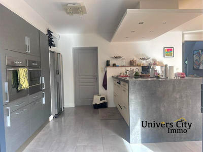 Maison - 156 m² - 7 pièces