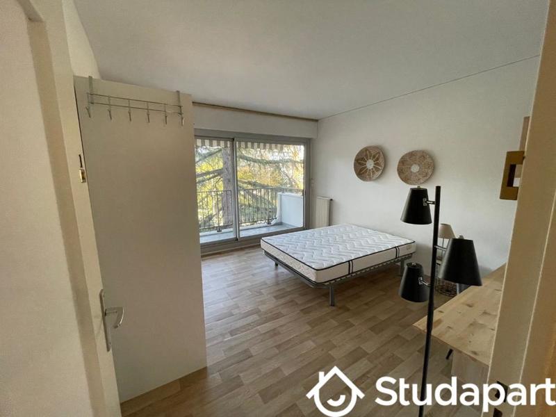 Chambre - 12 m² - 1 pièce