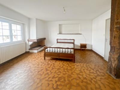 Maison - 96 m² - 6 pièces