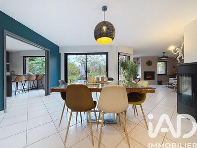 Maison de maîtres - 222 m² - 8 pièces