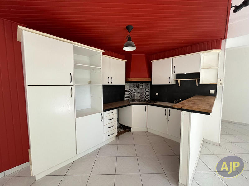 Maison - 96 m² - 5 pièces