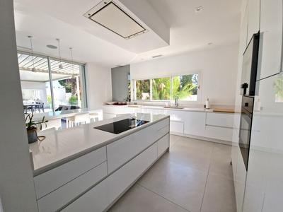 Maison d'architecte - 400 m² - 7 pièces