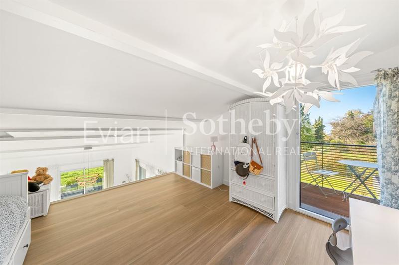 Maison - 269 m² - 7 pièces