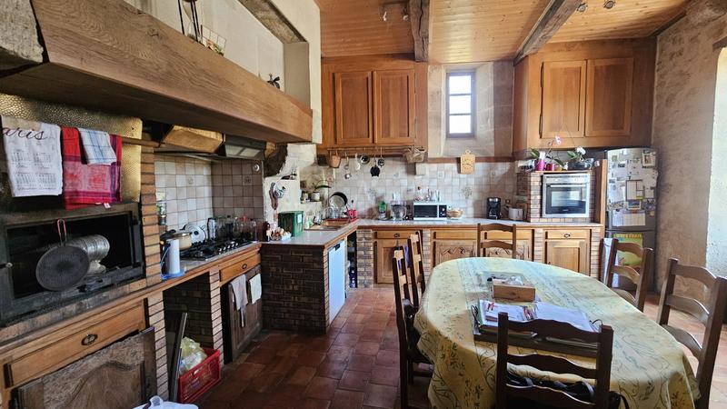 Maison - 337 m² - 6 pièces