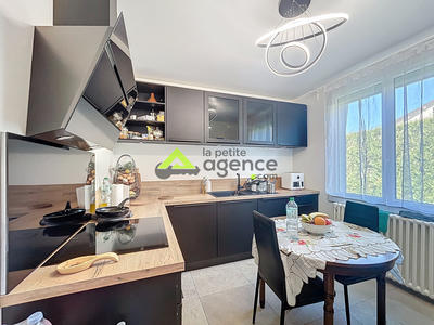 Maison - 105 m² - 4 pièces