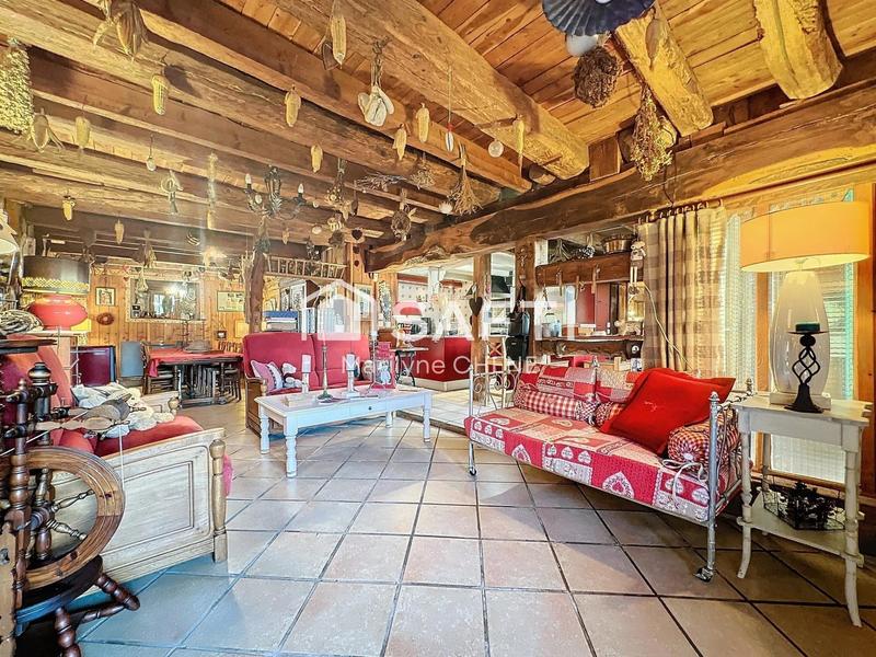 Maison - 440 m² - 13 pièces