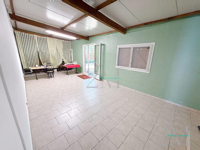 Local commercial - 215 m² - 4 pièces