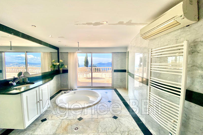 Villa - 320 m² - 6 pièces