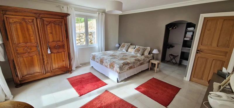 Maison - 264 m² - 8 pièces