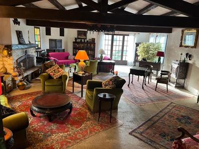 Maison - 300 m² - 6 pièces