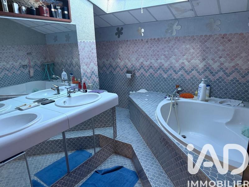 Maison - 97 m² - 5 pièces