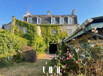 Maison - 275 m² - 13 pièces