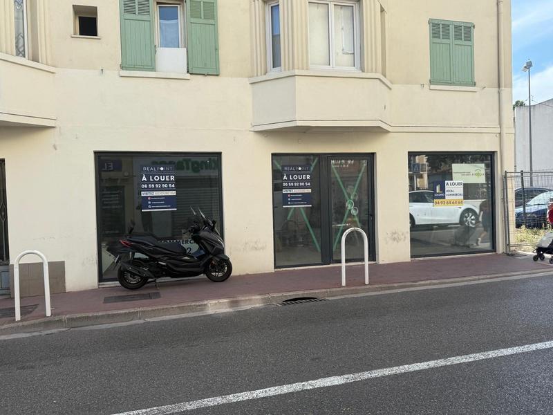 Local commercial - 65 m²