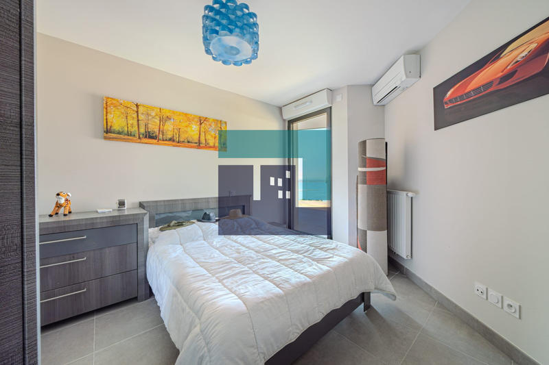 Appartement - 90 m² - 4 pièces