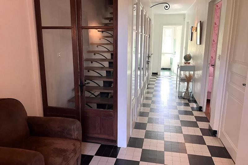 Maison - 183 m² - 7 pièces