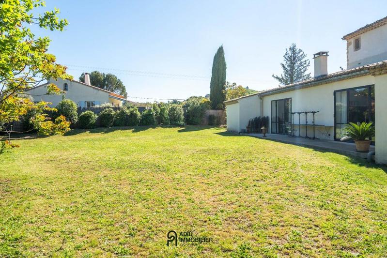 Mas - 340 m² - 7 pièces