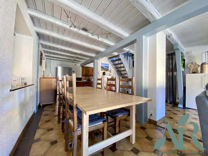 Maison traditionnelle - 192 m² - 7 pièces