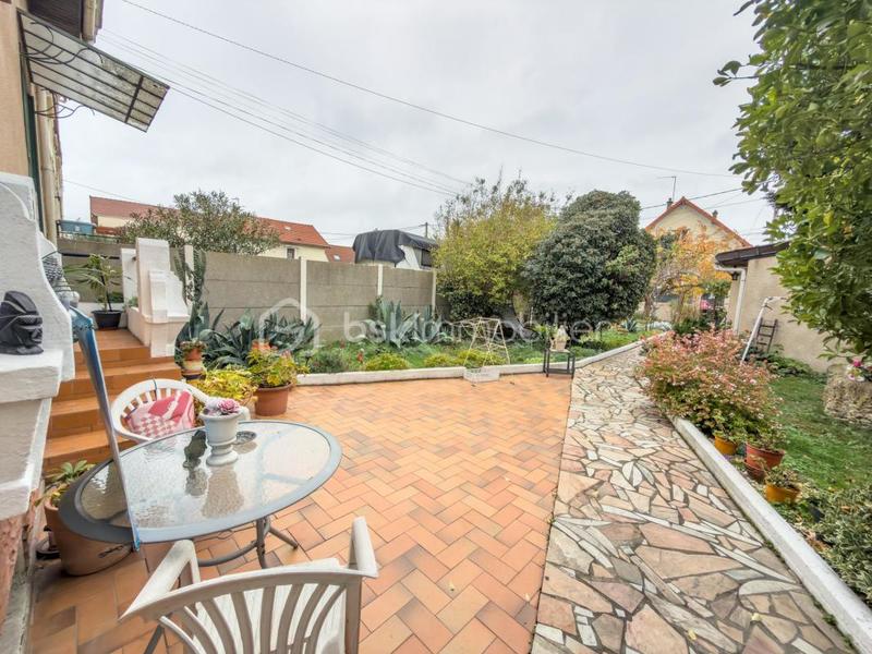 Maison - 110 m² - 5 pièces