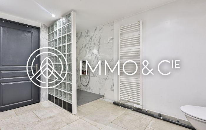 Maison - 215 m² - 5 pièces