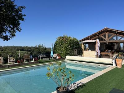 Maison - 152 m² - 7 pièces