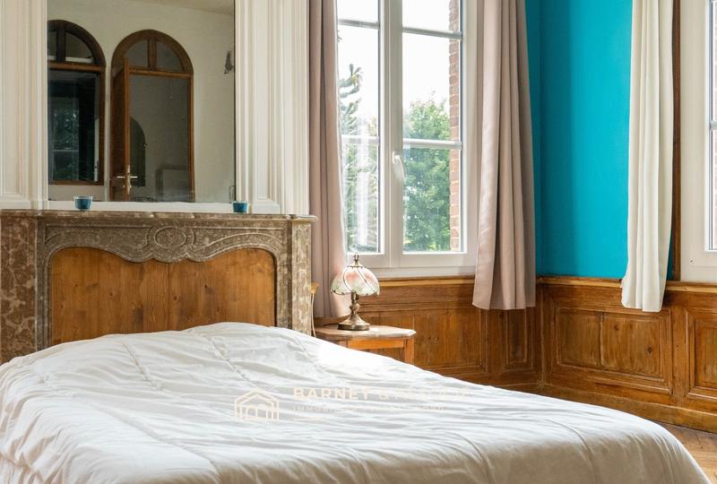 Maison - 440 m² - 12 pièces