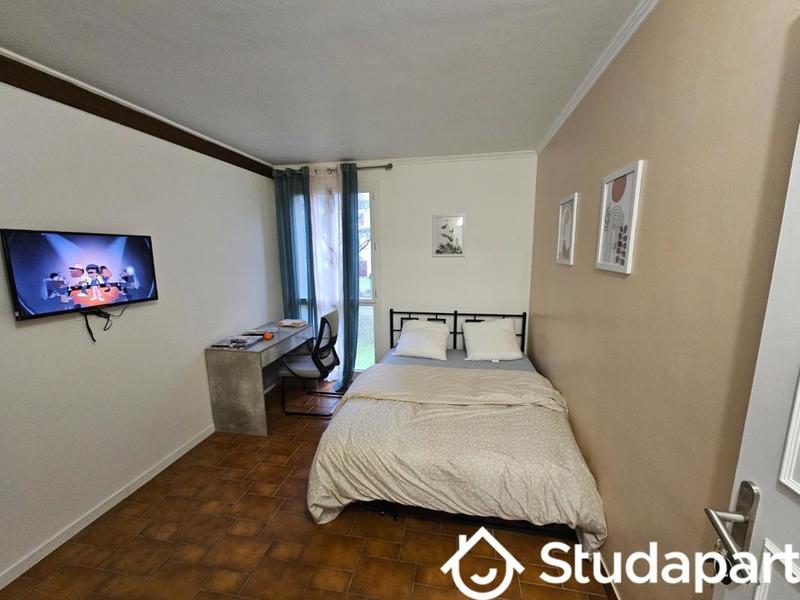 Chambre - 12 m² - 1 pièce