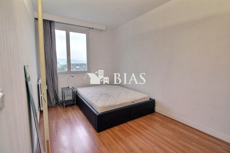 Appartement - 97 m² - 4 pièces