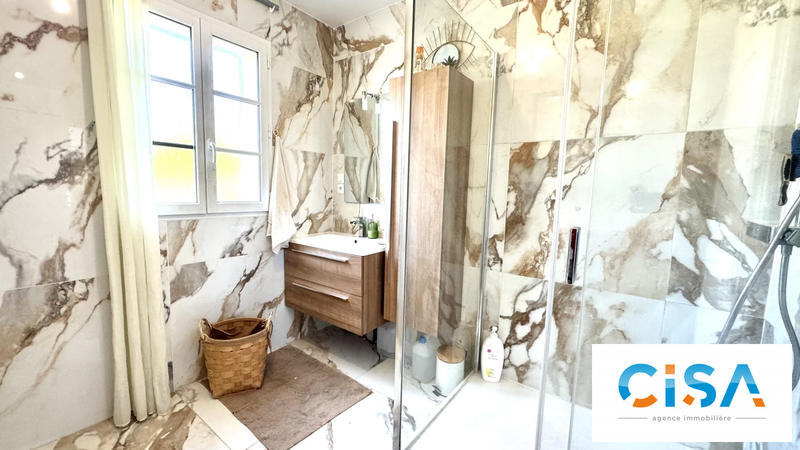 Maison traditionnelle - 106 m² - 5 pièces