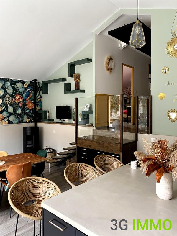 Maison - 204 m² - 7 pièces