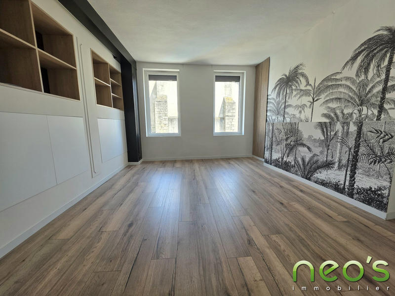 Maison - 263 m² - 12 pièces