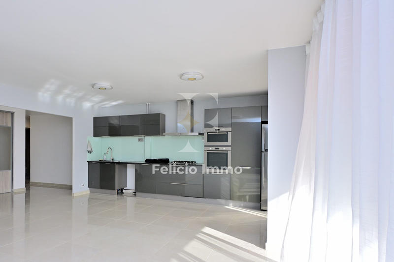 Appartement - 90 m² - 4 pièces