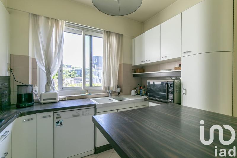 Maison - 230 m² - 12 pièces