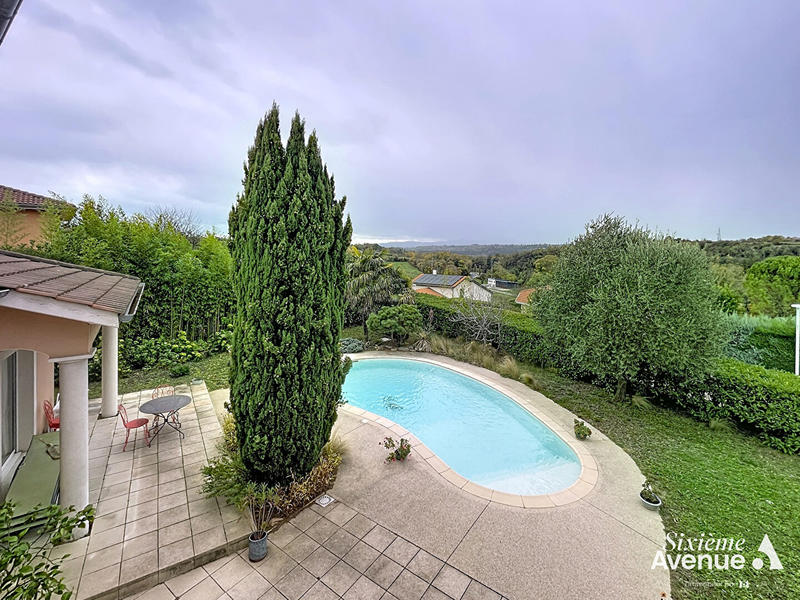 Maison - 156 m² - 7 pièces