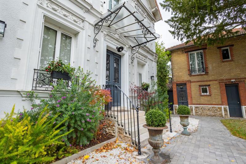 Propriété - 220 m² - 6 pièces