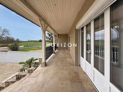 Maison traditionnelle - 82 m² - 4 pièces