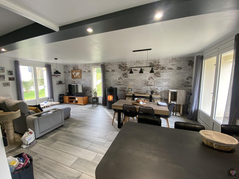 Maison - 98 m² - 5 pièces