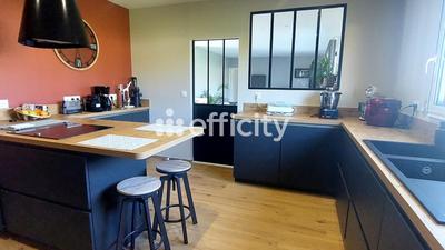 Maison - 250 m² - 11 pièces