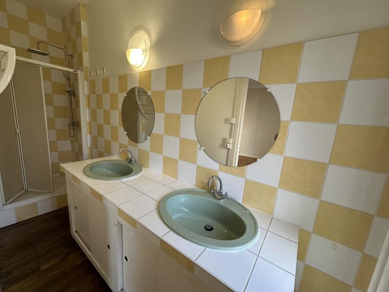 Maison - 200 m² - 8 pièces