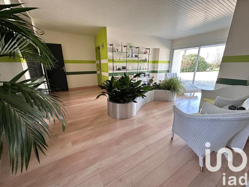 Maison de maîtres - 275 m² - 9 pièces