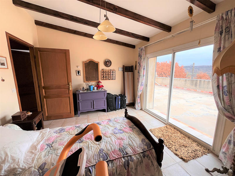 Maison - 235 m² - 7 pièces