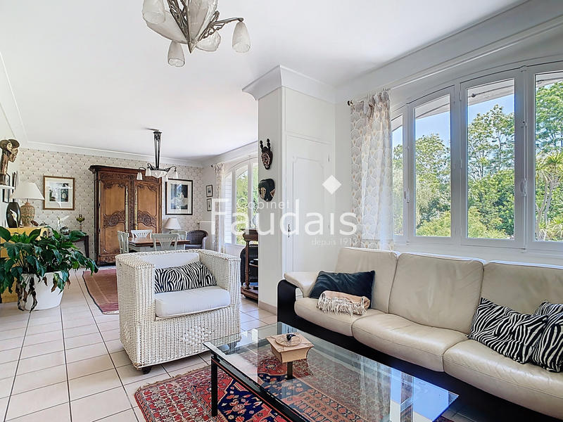 Maison - 115 m² - 8 pièces