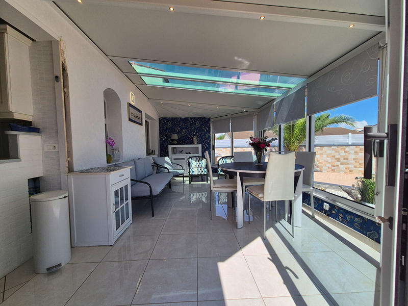 Maison - 185 m² - 8 pièces