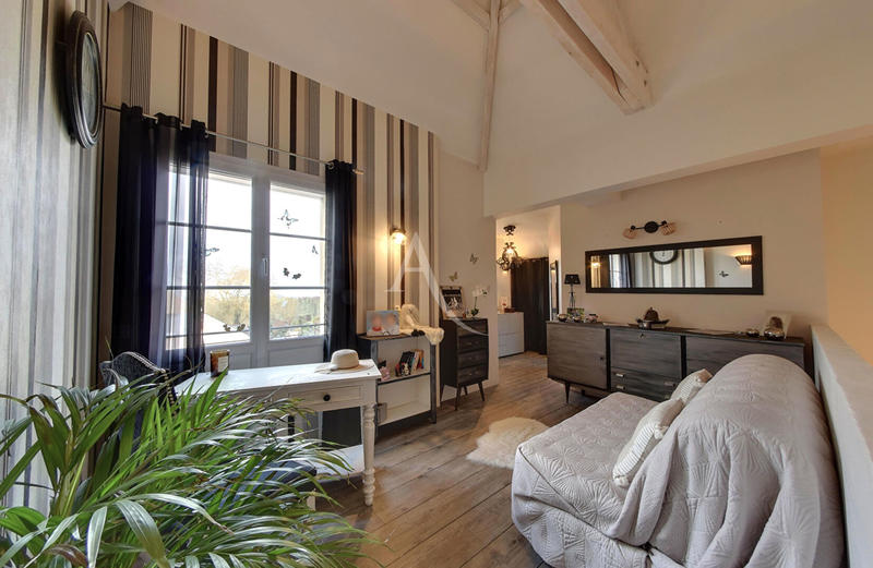 Maison - 170 m² - 7 pièces